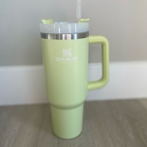 Stanley 40 oz Quencher Tumbler in DISCONTINUED Citron